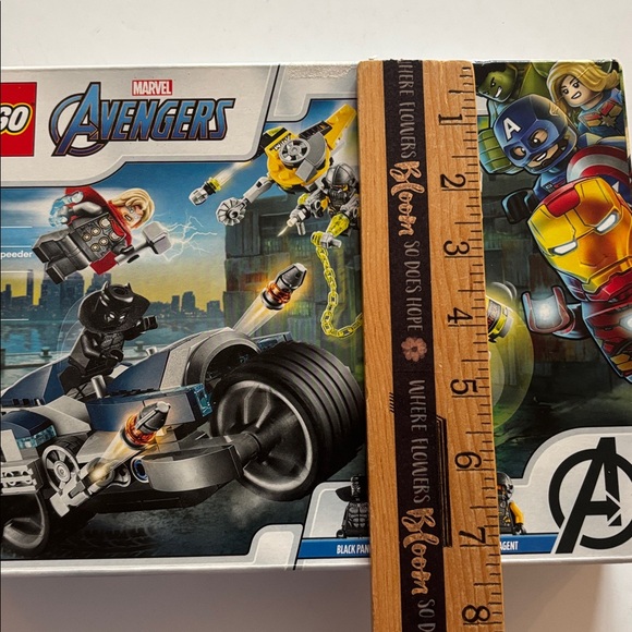 LEGO Marvel Avengers (76142) - Speeder Bike Attack - 226pcs - Black Panther - Picture 14 of 16